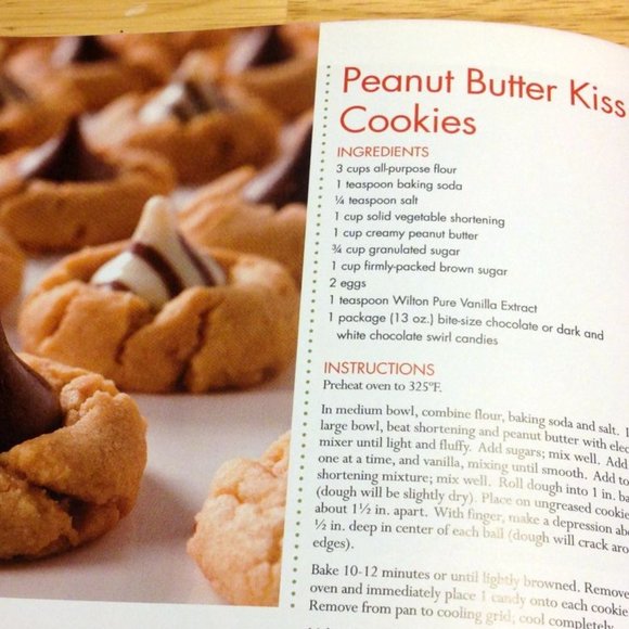 Wilton Cookie Exchange Decorating and Recipes - Picture 6 of 10